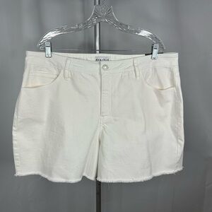 Ava & Viv High Rise Slim Fit Midi White Denim Shorts Plus Sz 18 / 5" Inseam